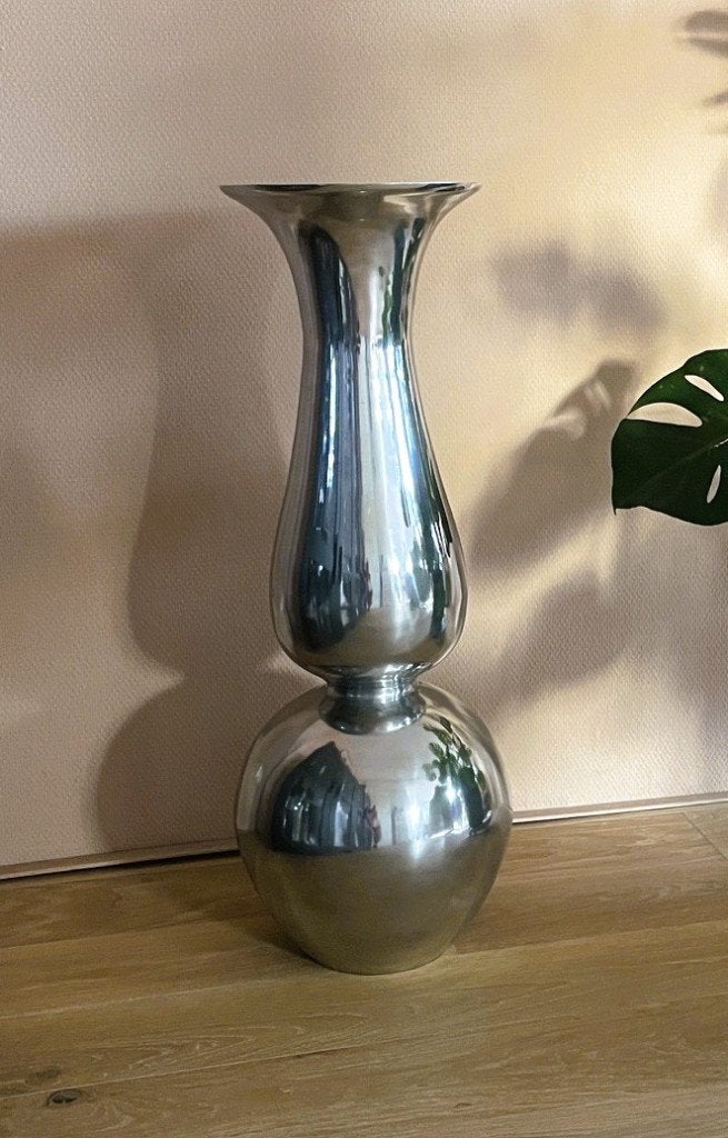 Aluminium design vaas - groot formaat: 76 cm hoog, Vaas, Zilver, Gemerkt, Ophalen of Verzenden