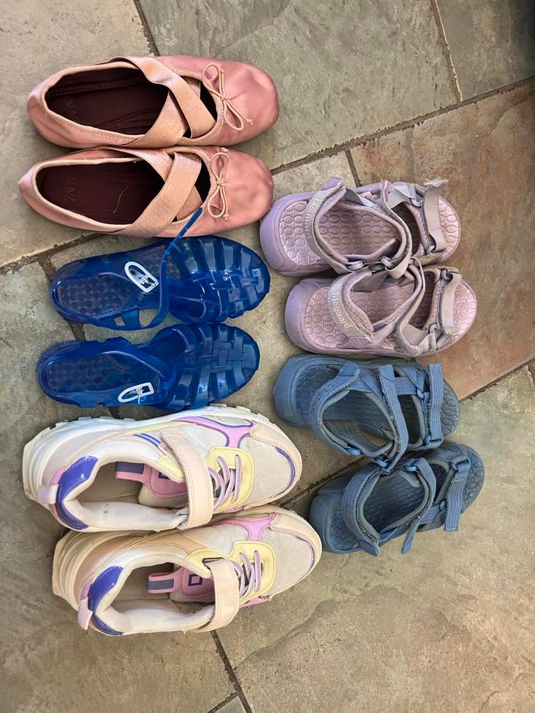 Gratis kinderschoenen: gympen, waterschoenen, ballerina's,, Kinderen en Baby's, Kinderkleding | Schoenen en Sokken, Ophalen, Gebruikt