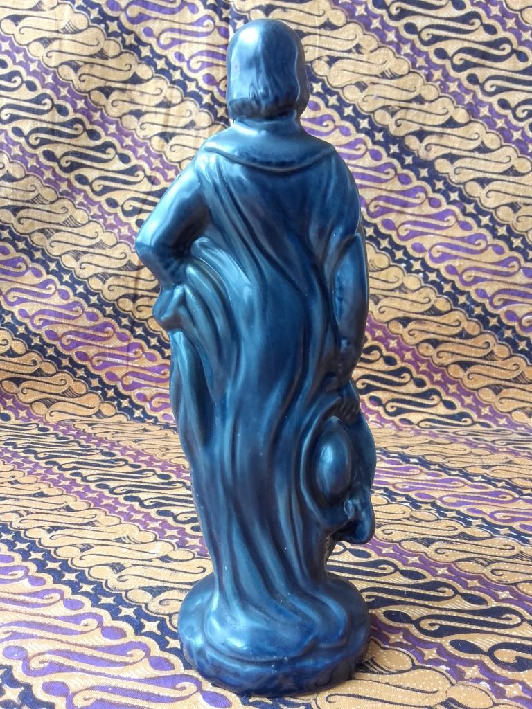 Mooi oud beeldje uit Engeland van een edelman 22,2 cm., Ophalen of Verzenden