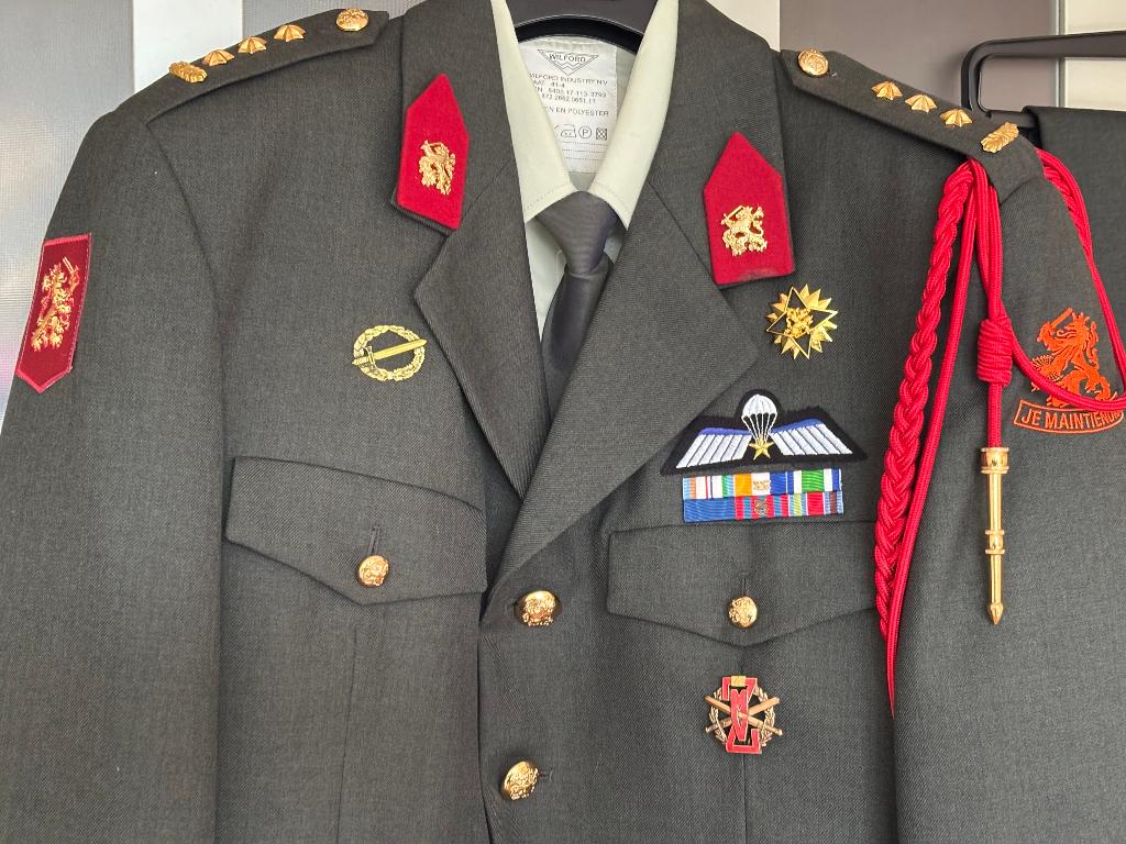 Dt 2000 generale staf jas met emblemen met rode erekoord, Verzenden, Landmacht, Nederland, Kleding of Schoenen