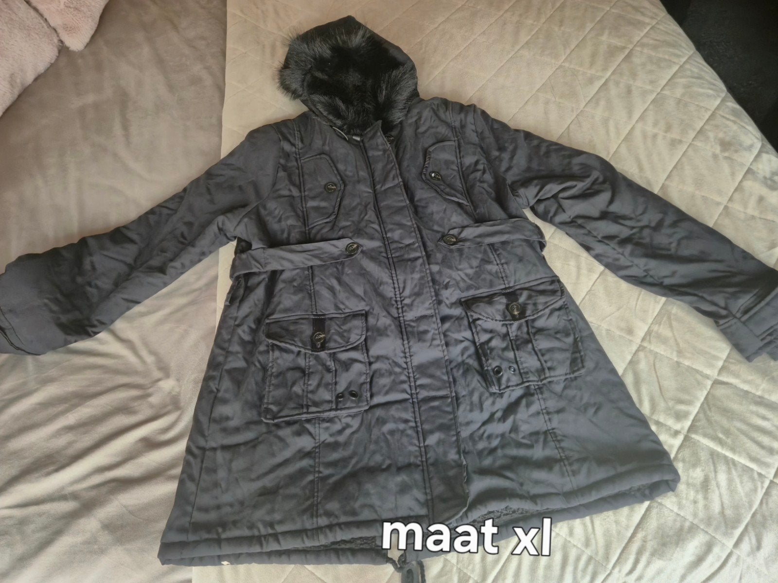 Donkergrijze winterjas met bontkraag - Maat XL, Maat 46/48 (XL) of groter, Nieuw, Ophalen of Verzenden, Onbekend