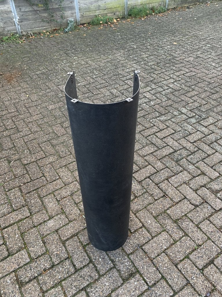 Stalen gebogen koof voor bescherming van een kachelpijp., Ophalen, Zo goed als nieuw