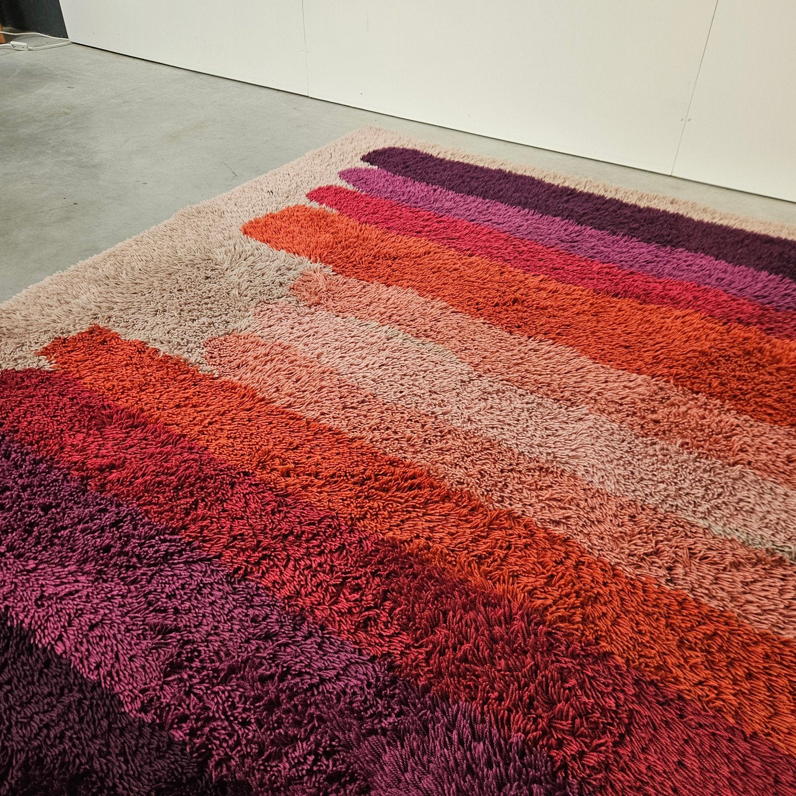 Vintage vloerkleed Desso, Gebruikt, Rood, 150 tot 200 cm, Ophalen of Verzenden