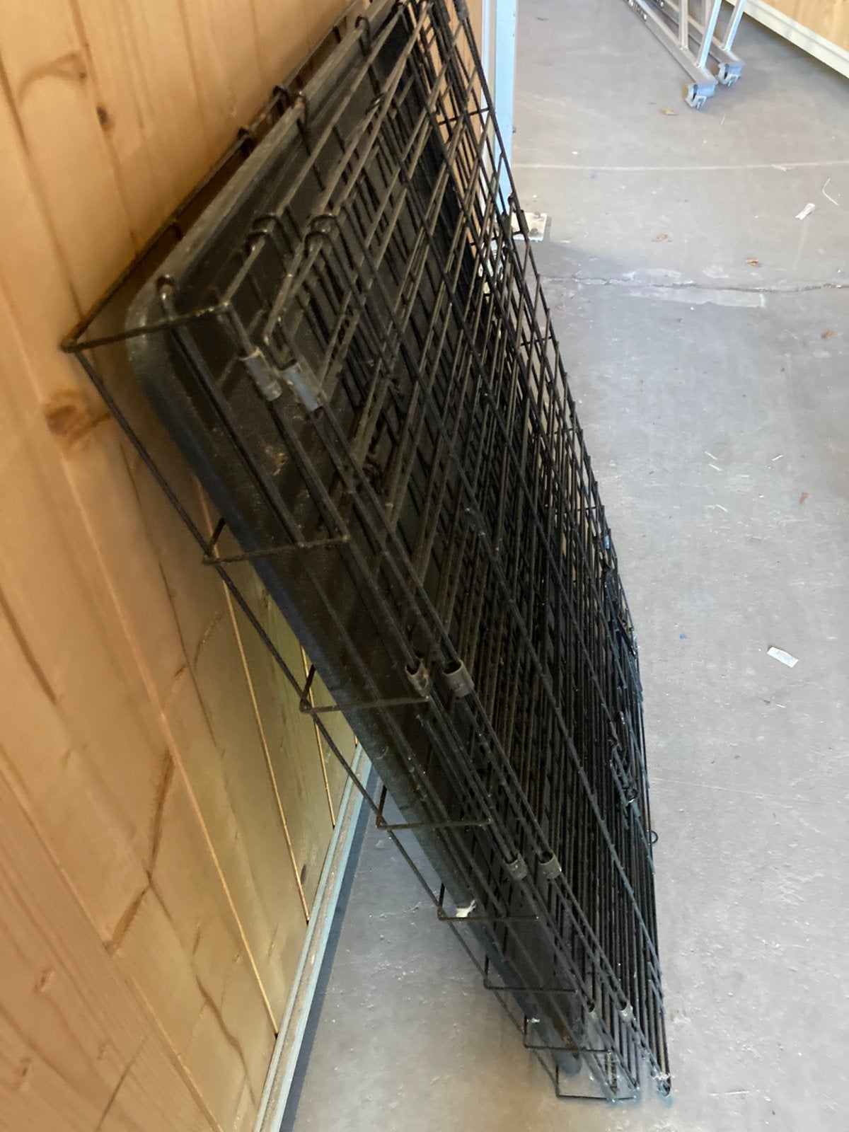 Twee benches voor middel tot grote honden, Dieren en Toebehoren, Ophalen, Gebruikt