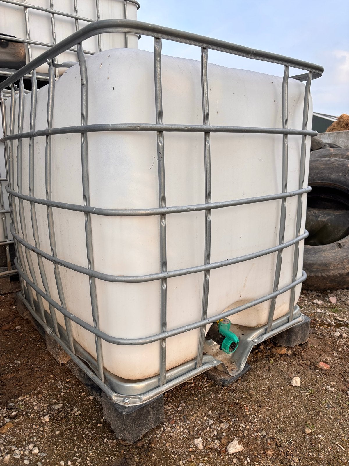 IBC Watertank 1000 liter - Ideaal voor tuin en erf, Ophalen, Kunststof, Met kraantje, 150 liter of meer
