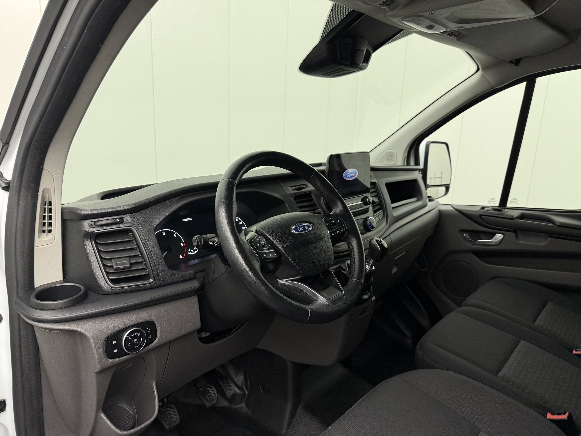 Ford Transit Custom 2.0TDCI 130PK | Kastinrichting | Multime, Voorwielaandrijving, Gebruikt, Euro 6, 4 cilinders