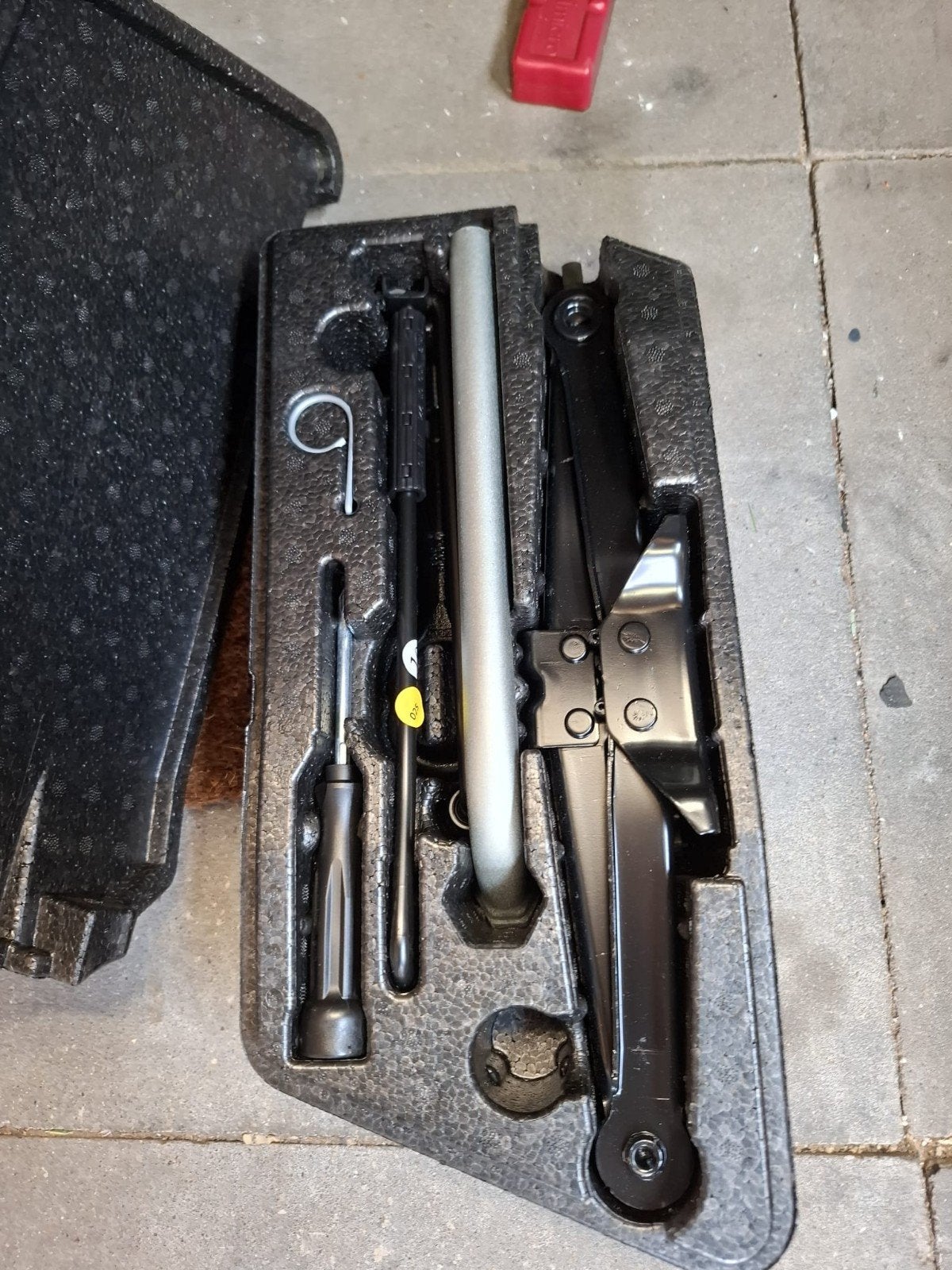 Krikset met gevarendriehoek en kruissleutel, Ophalen of Verzenden, Manueel, Schaarkrik