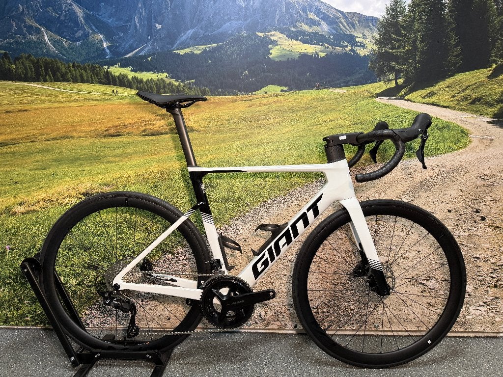 Giant Propel Advanced 2 Disc Maat M 2027 Shimano 105 €2999,-