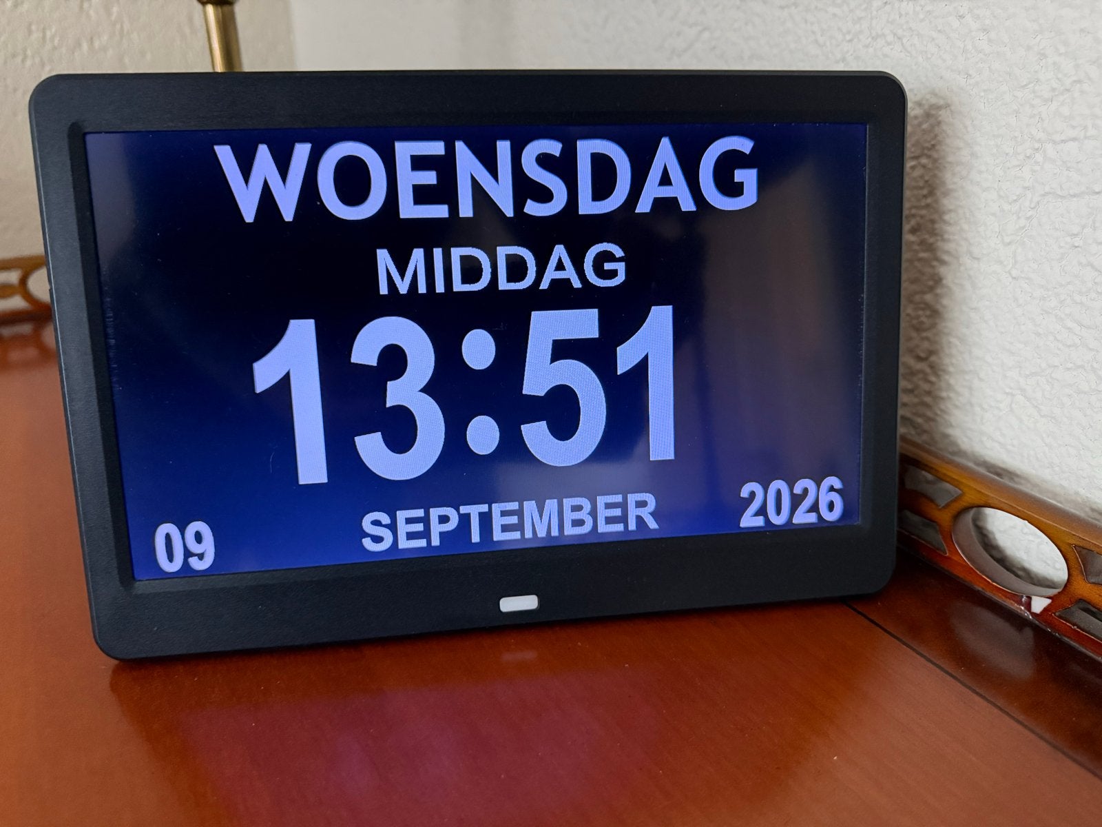 Digitale kalender dagklok - ideaal voor senioren / dementie, Ophalen of Verzenden, Zo goed als nieuw, Tafelklok, Digitaal