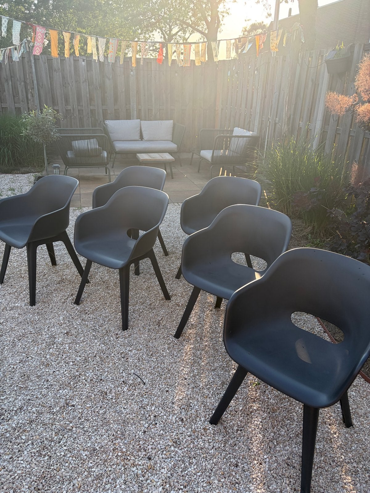 6x Donkergrijze Tuinstoelen, Tuin en Terras, Tuinstoelen, Ophalen, Gebruikt, Kunststof, Stapelbaar