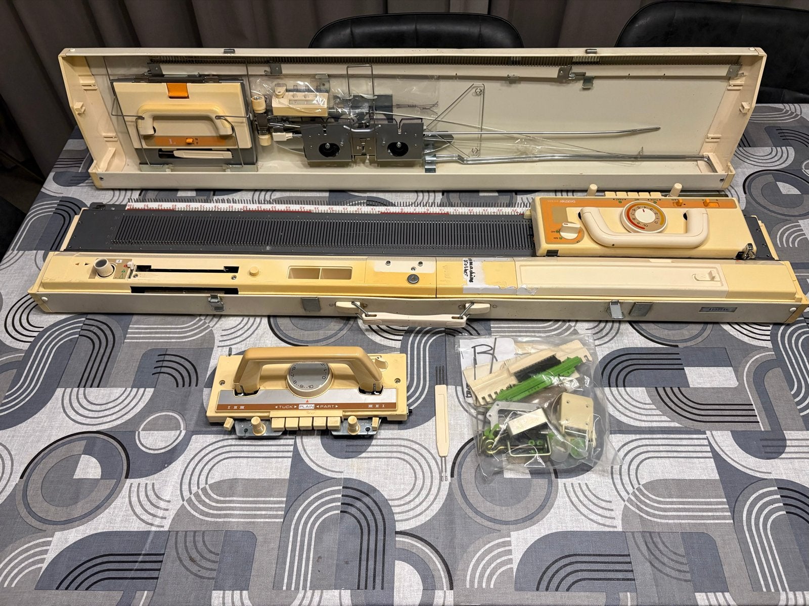 Brother KH-840 Breimachine met accessoires, Hobby en Vrije tijd, Ophalen of Verzenden, Gebruikt, Naaimachine, Brother