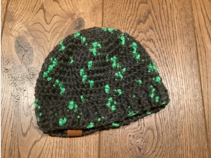 Handgemaakte grijs met groene muts nieuw, Maat 38/40 (M), Nieuw, Ophalen of Verzenden, Handgemaakt