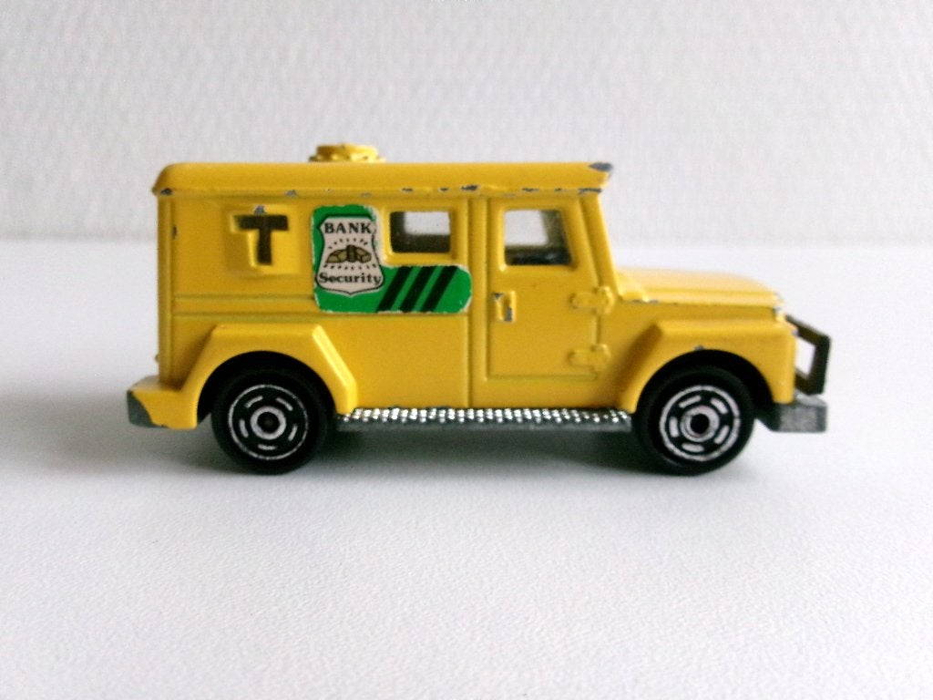Bank Security geel 1:57 Majorette (niet compleet, geen ovp), Ophalen of Verzenden, Gebruikt, Auto