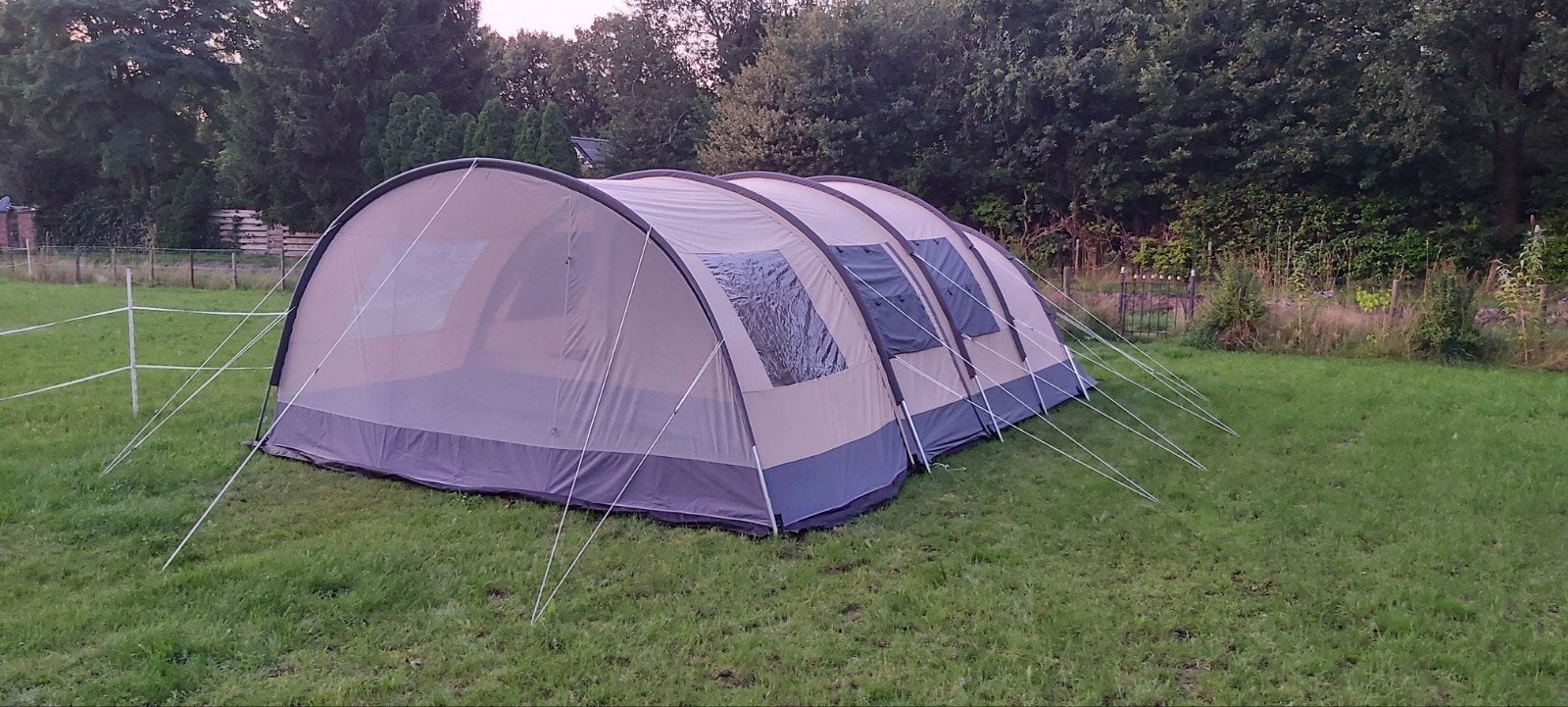 Grote ruime 6 persoons  tunneltent, Caravans en Kamperen, Ophalen, Gebruikt