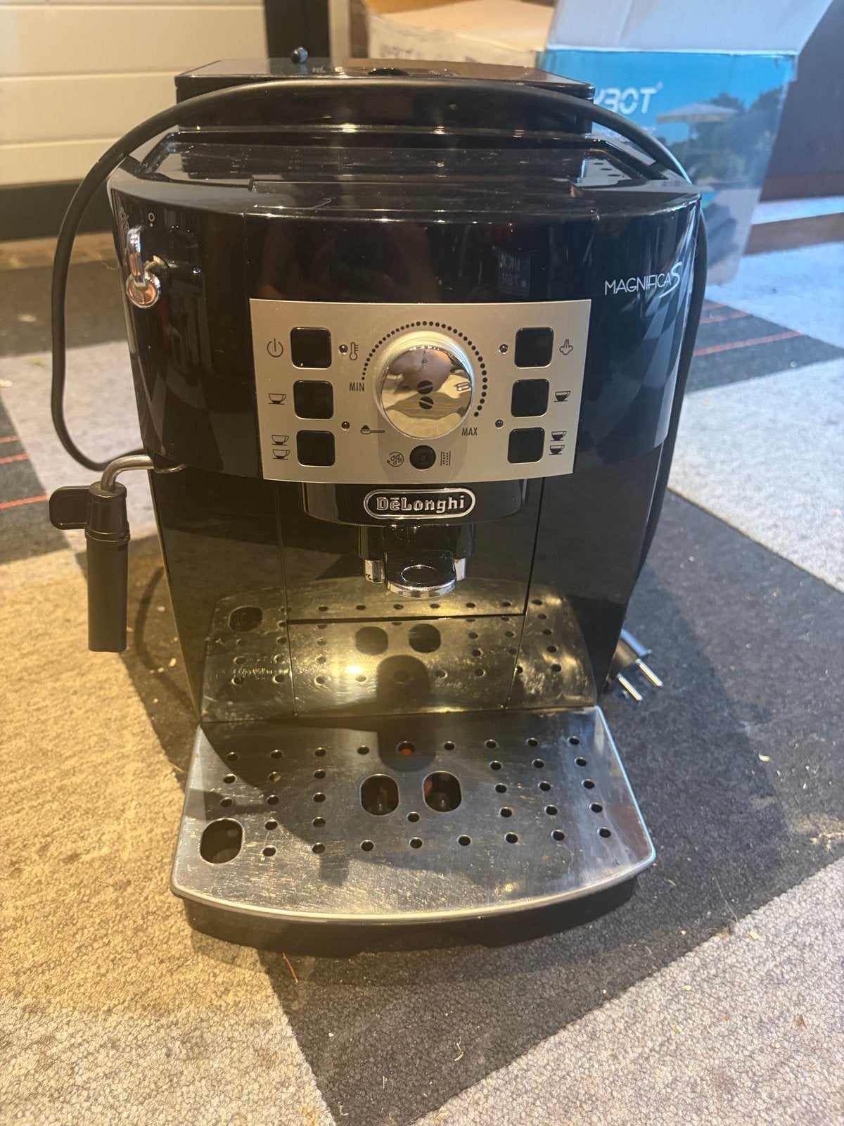 DeLonghi Magnifica S - Verwarmingselement defect, Witgoed en Apparatuur, Koffiezetapparaten, Ophalen, Niet werkend, Koffiemachine