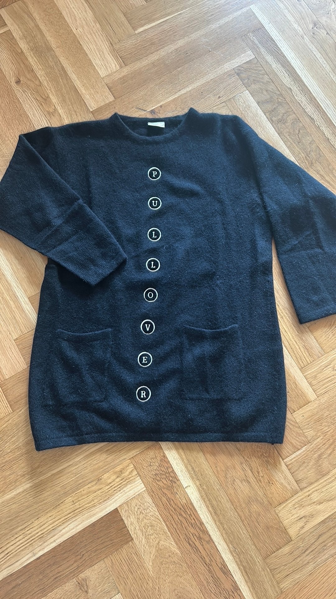 Passport lange zwarte zachte wollen trui 40, Kleding | Dames, Ophalen of Verzenden, Zo goed als nieuw, Maat 38/40 (M), Zwart
