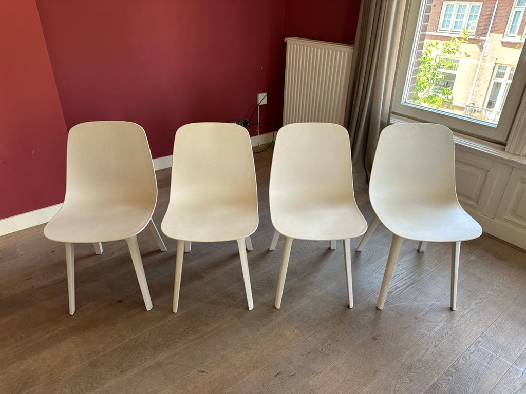 4x IKEA ODGER stoelen wit/beige met gratis kussentjes, Huis en Inrichting, Stoelen, Ophalen, Kunststof, Gebruikt, Overige kleuren