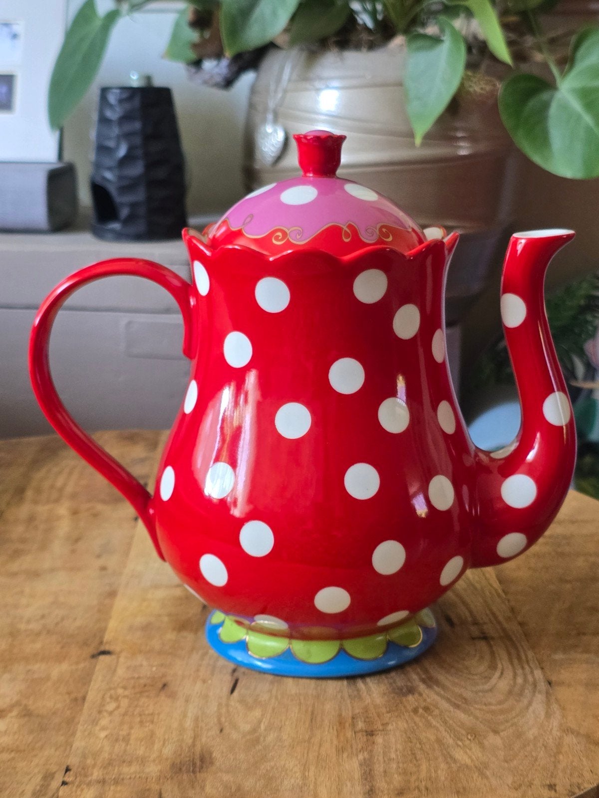 Pip theepot rood met witte stippen en kleurrijke details, Huis en Inrichting, Theepot/fluitketel, Gebruikt, Ophalen of Verzenden