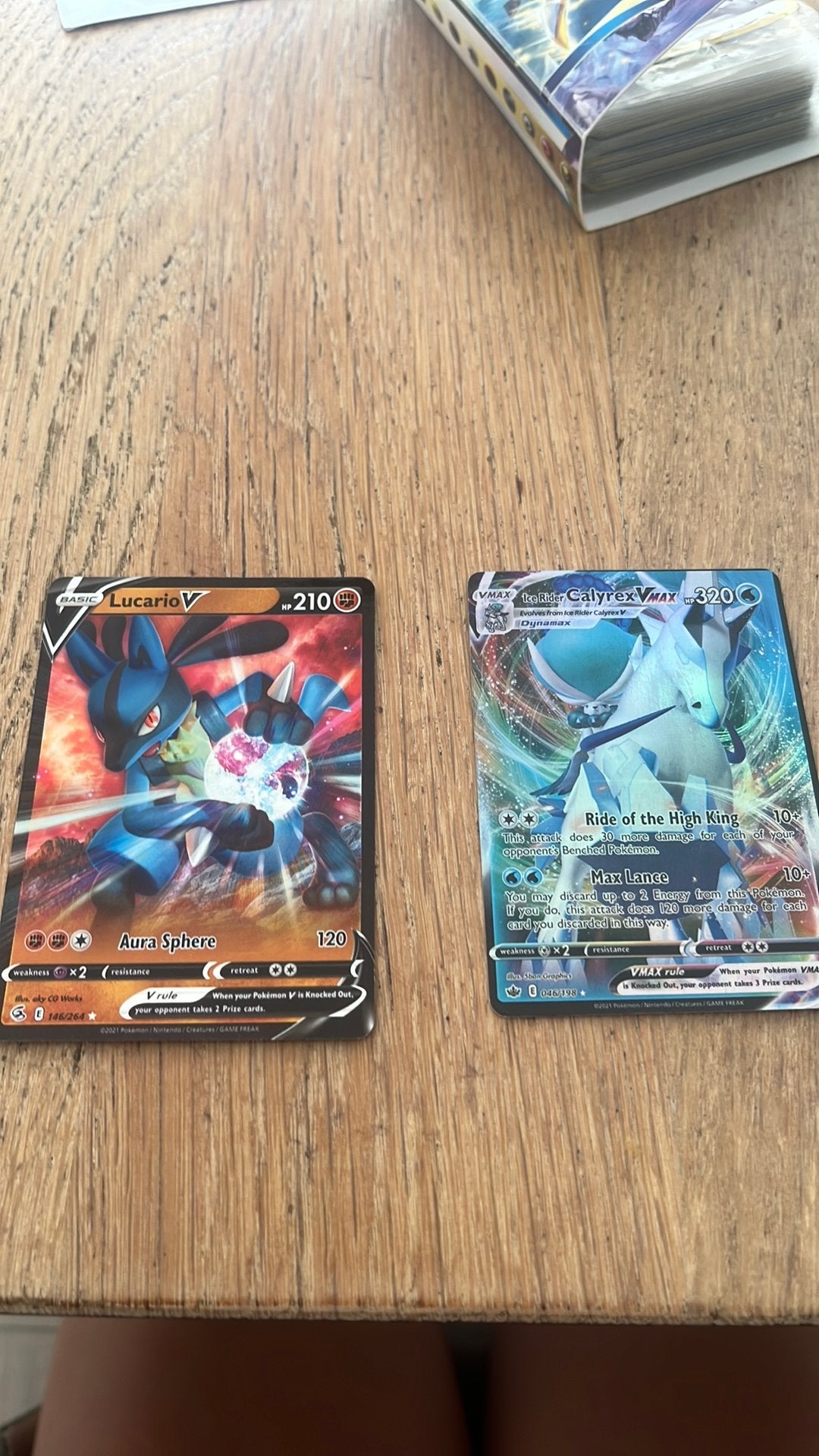 Pokemon kaarten in een pokemon trading game zakje, Hobby en Vrije tijd, Ophalen of Verzenden, Zo goed als nieuw