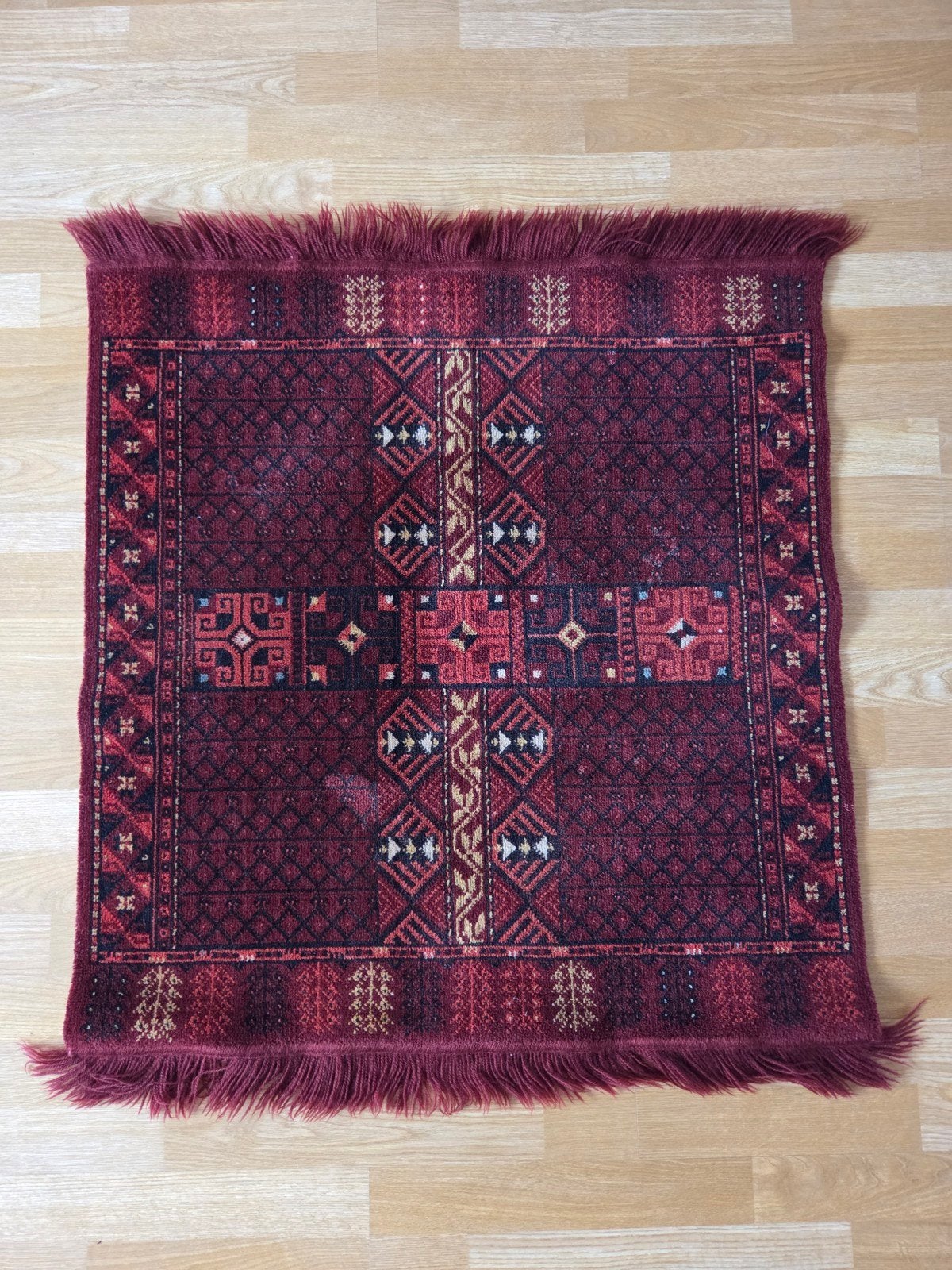 Oosters tapijt, traditioneel patroon: rood, geel zwart,beige, Huis en Inrichting, Stoffering | Tapijten en Kleden, Gebruikt, 100 tot 150 cm