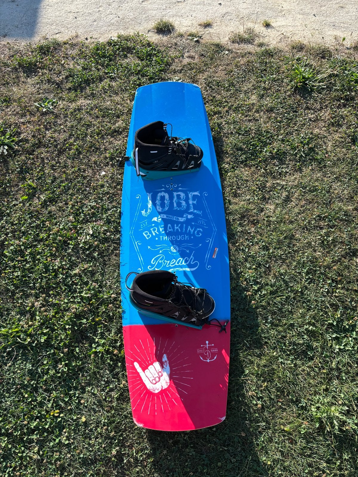 Jobe Breach Wakeboard met EVO bindingen (maat 42) en tas, Watersport en Boten, Wakeboarden, Ophalen, Gebruikt, Board en Schoenen