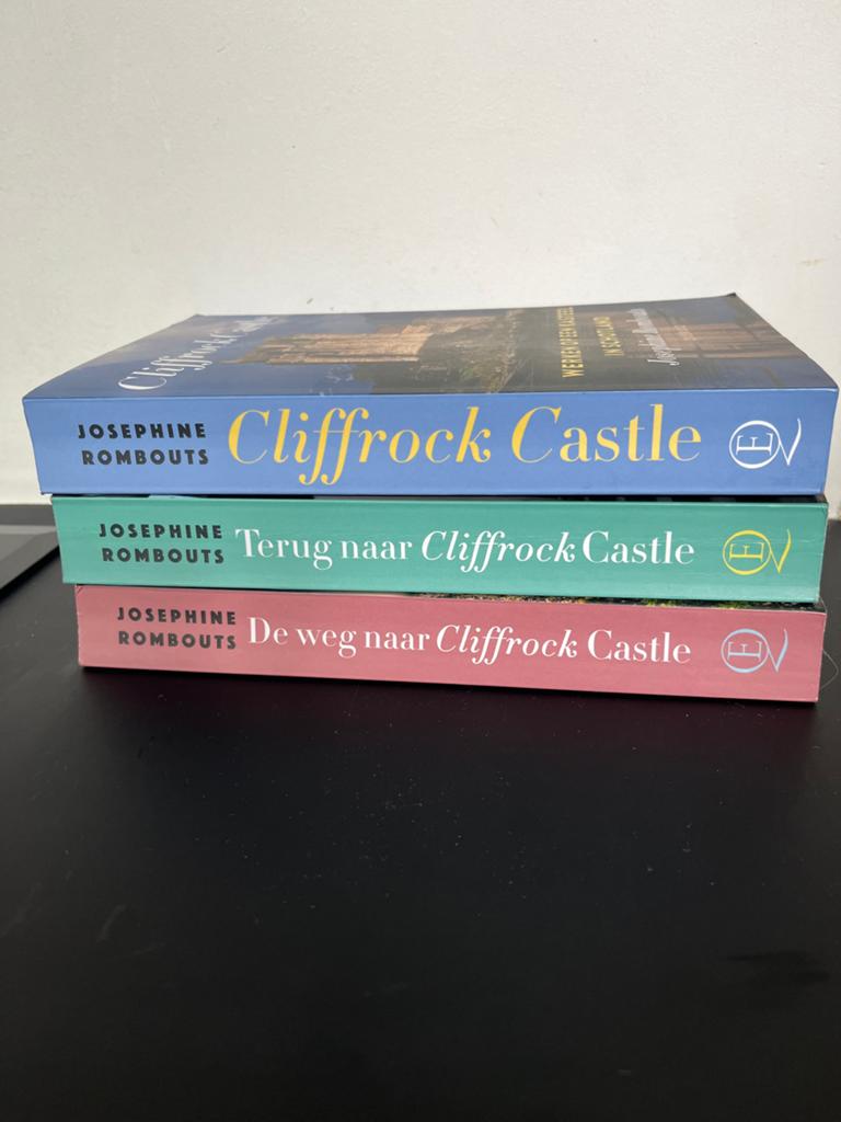 Cliffrock Castle Trilogie - Josephine Rombouts (3 boeken), Ophalen of Verzenden, Gelezen, Nederland