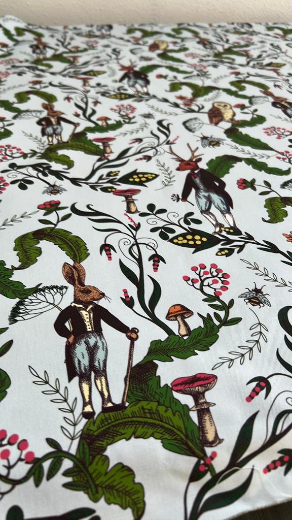 Designer stof Alice in Wonderland, 120 cm of meer, Nieuw, Ophalen of Verzenden, Katoen