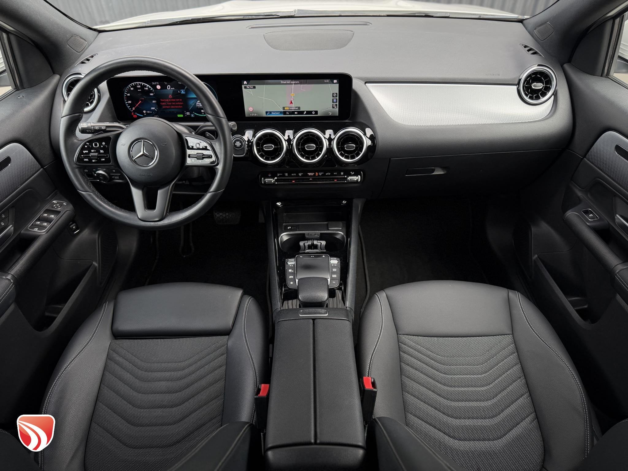 Mercedes-Benz GLA-klasse 250 e Style 218pk | PHEV | Camera |, Auto's, Mercedes-Benz, Automatische klimaatregeling, 16 kWh, Leder en Stof