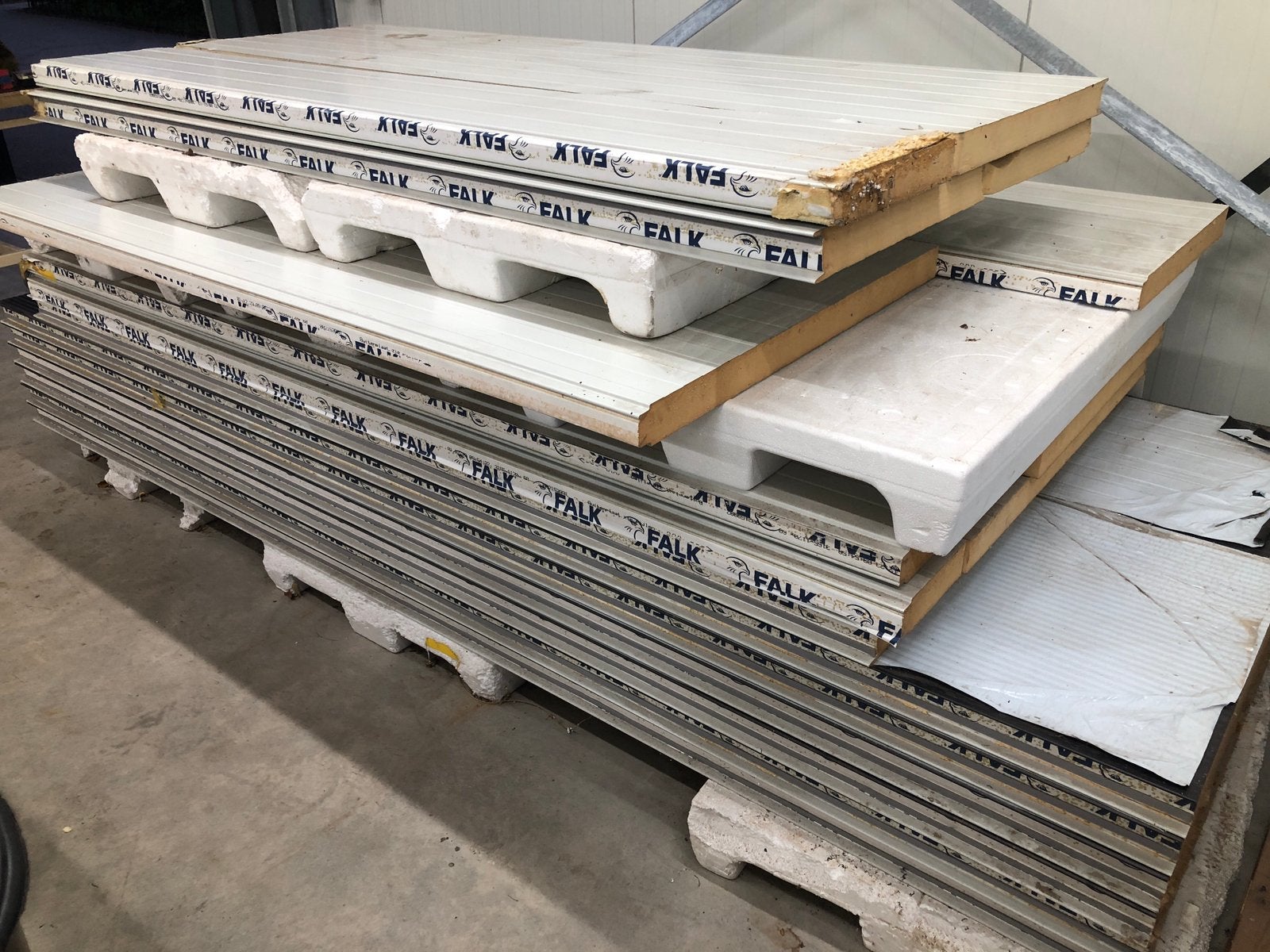 Sandwichpanelen 60 mm dik, Ophalen, Dakisolatie, 4 tot 8 cm, Zo goed als nieuw