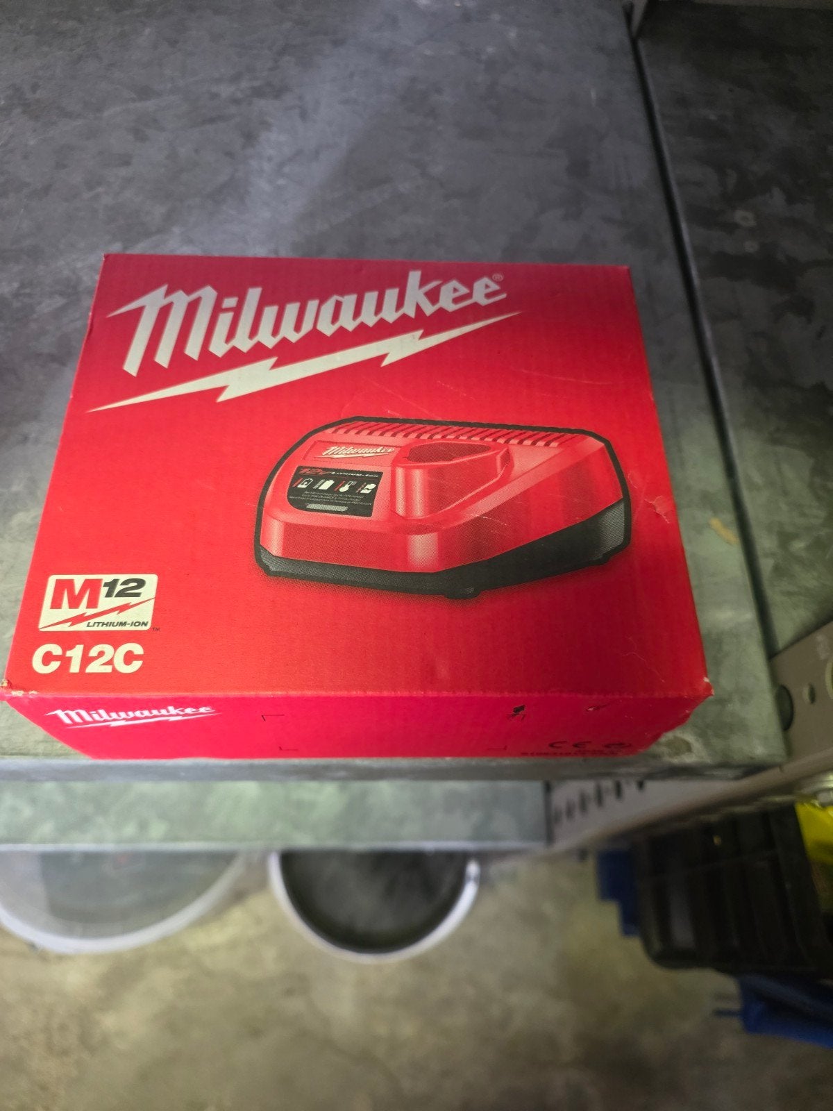 Milwaukee M12 C12C Acculader - Nieuw in doos, Ophalen of Verzenden, Nieuw