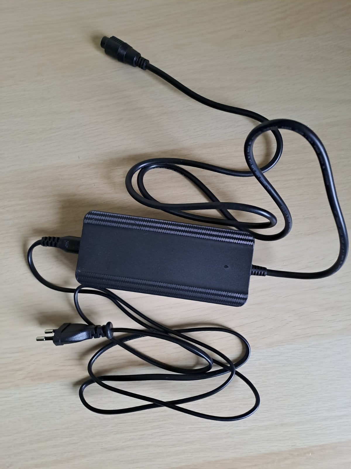 Oplader voor elektrische fiets (5-pins), Zo goed als nieuw