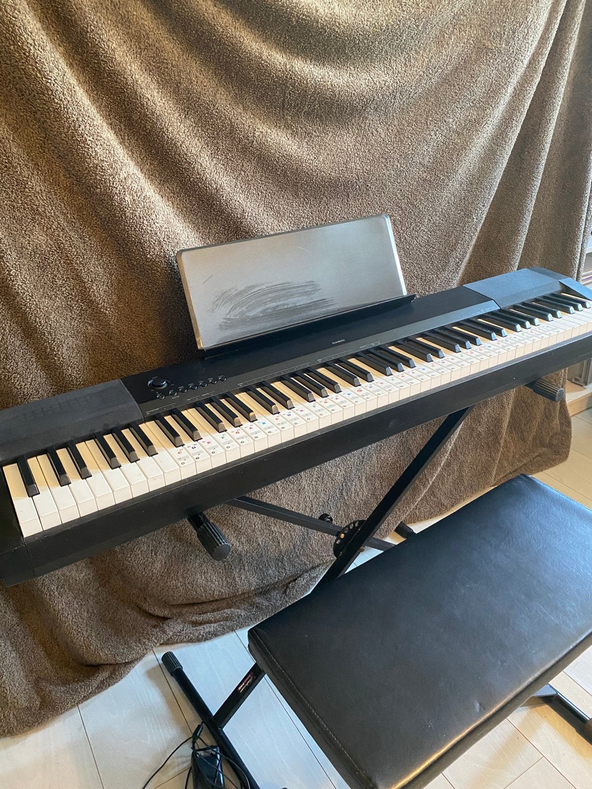 Elektrische piano met toetsgevoeligheid van casio, Ophalen, Zo goed als nieuw, Zwart