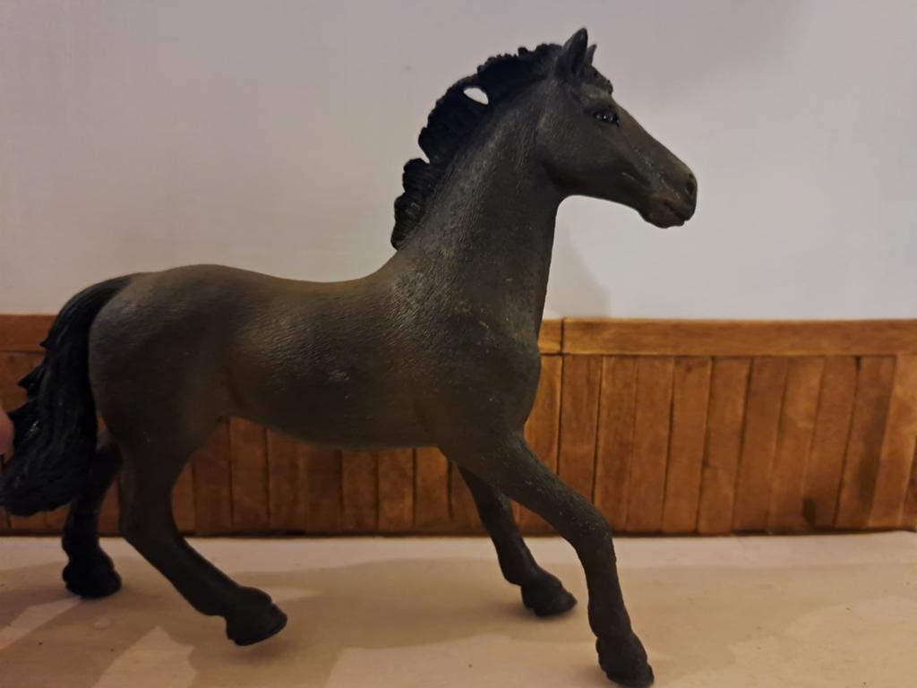 Schleich oldenburger hengst, Ophalen of Verzenden, Zo goed als nieuw, Paard, Beeldje of Figuurtje