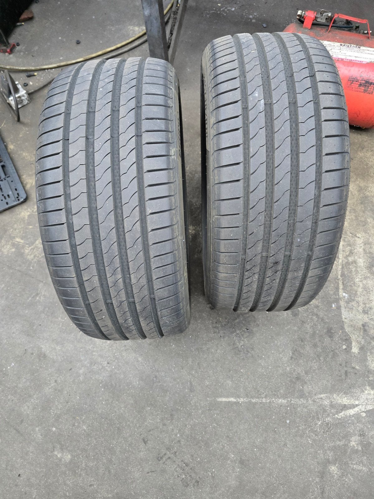 245 40 18. 2xmerk. roadhog 7mm, Ophalen