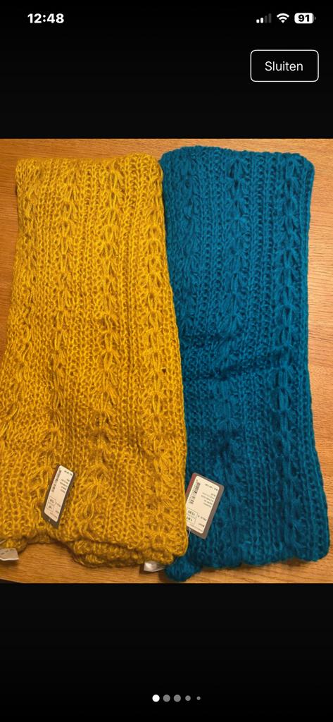 2 Colshawls: Geel en Blauw - Nieuw met label, Kleding | Dames, Mutsen, Sjaals en Handschoenen, Ophalen of Verzenden, Nieuw, Maat 46/48 (XL) of groter