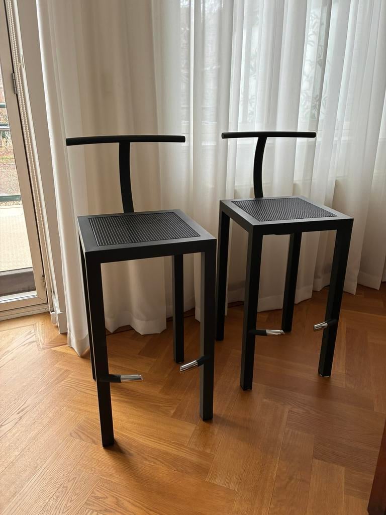 2 Philippe starck barkrukken sarapis serapis driade memphis, Ophalen, Met voetsteun, Zo goed als nieuw, Metaal