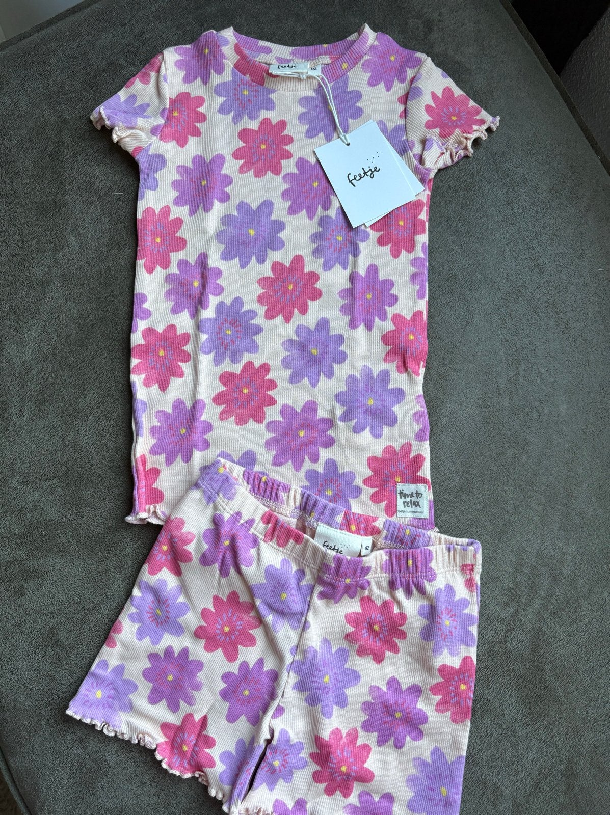 Nieuwe Feetje Pyjama met bloemenprint - Maat 92, Ophalen of Verzenden, Nieuw, Meisje, Nacht- of Onderkleding