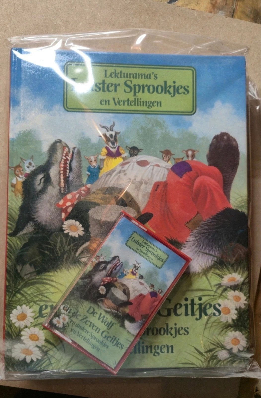 Lekturama's Luister Sprookjes  wolf en 7 geitjes, Boeken, Sprookjes en Fabels, Ophalen of Verzenden