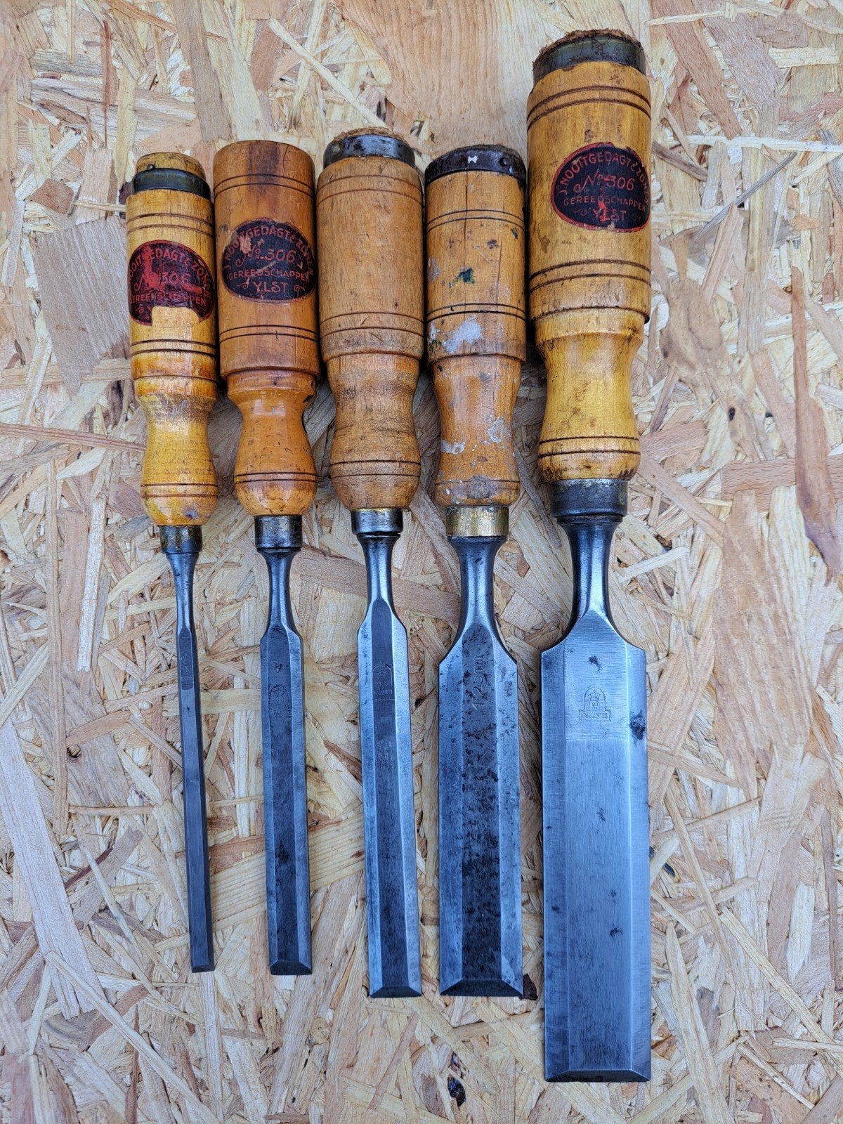 Fraaie set van 5 Nooitgedagt houtbeitels | beitels, Antiek en Kunst, Antiek | Gereedschap en Instrumenten, Ophalen of Verzenden