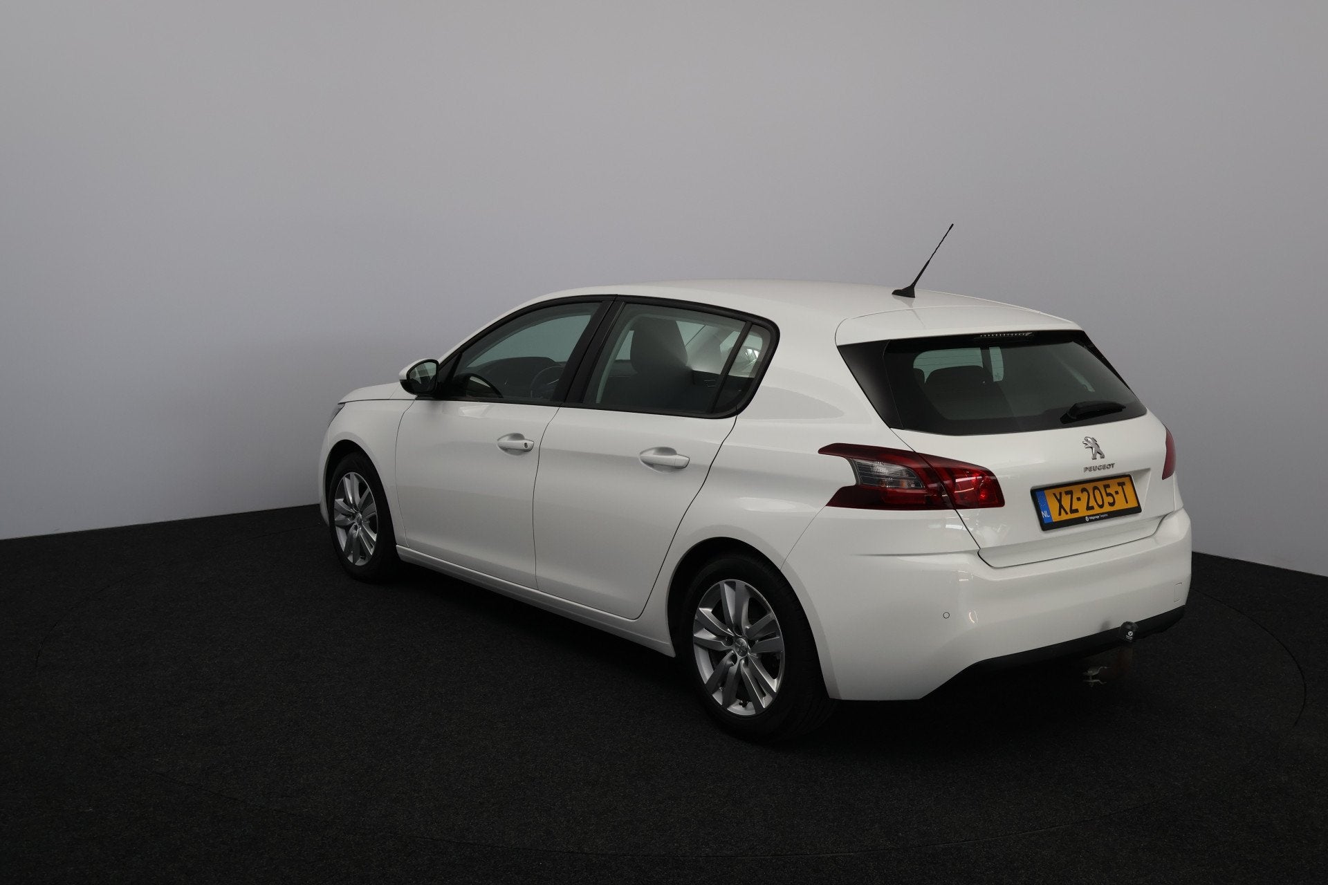 Peugeot 308 1.2 PureTech Active /D-Riem Verv. 180.000KM! /Tr, Auto's, Stof, Gebruikt, Euro 6, Wit