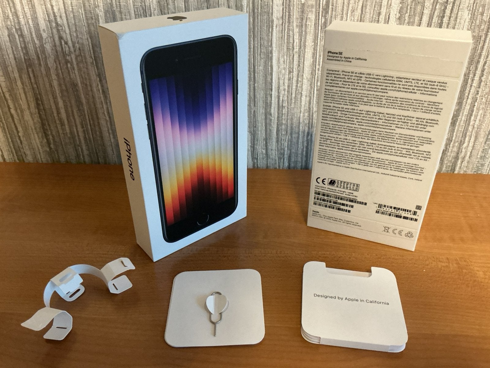 Lege doos Apple iphone SE 128GB zwart uit 2022 als nieuw, Ophalen of Verzenden, Zo goed als nieuw, IPhone SE (2016)