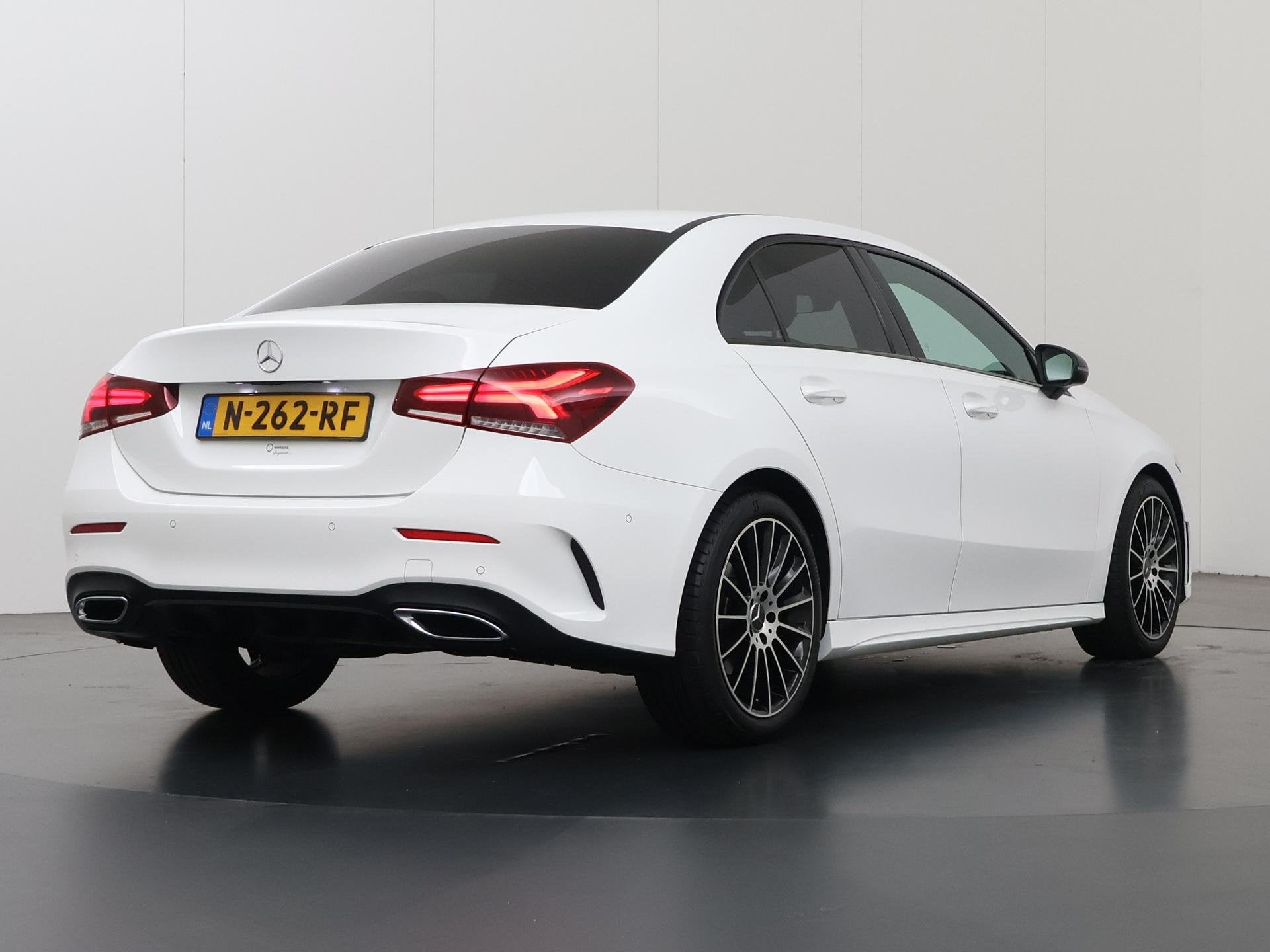 Mercedes-Benz A-klasse 200 Business Solution AMG | Night | A, Auto's, Dealer onderhouden, Stof, Gebruikt, 4 cilinders