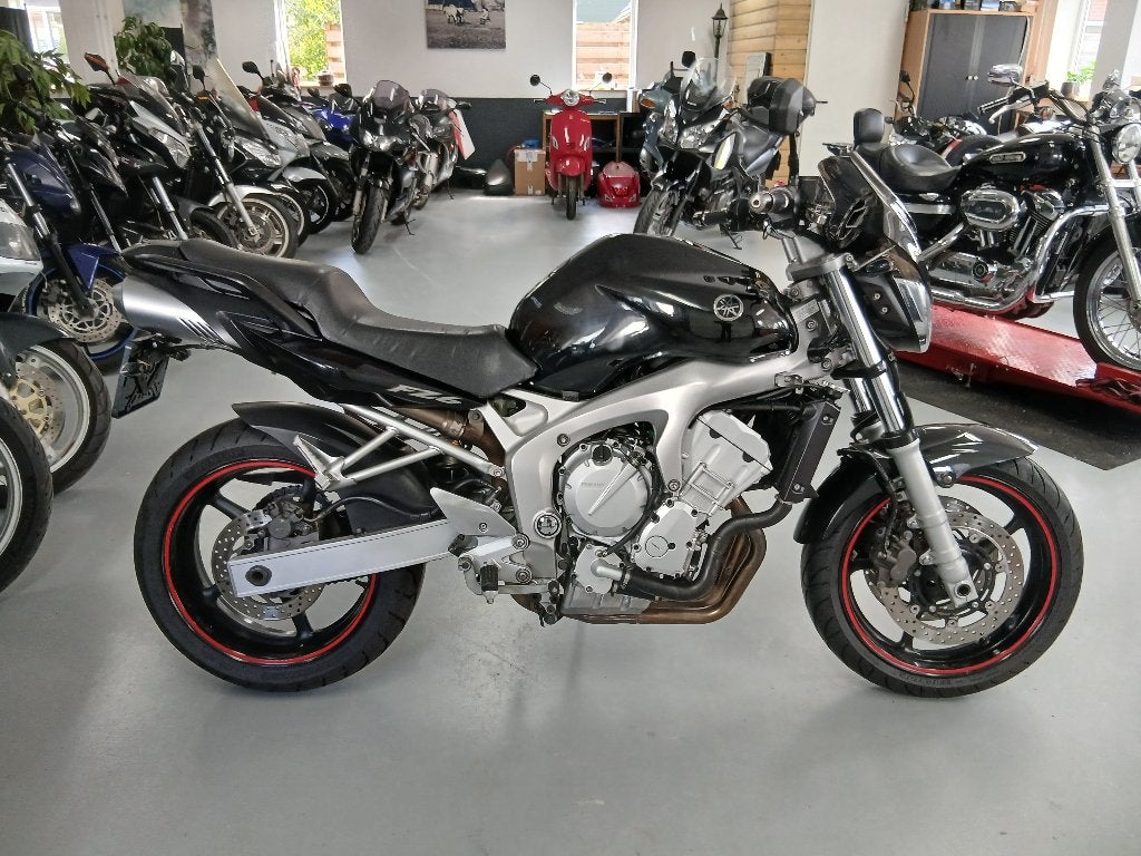 Yamaha FZ 6 . Keurige motor . 2004 . Met extra s., Occasion, 4 cilinders, Motorrijbewijs A, Bedrijf