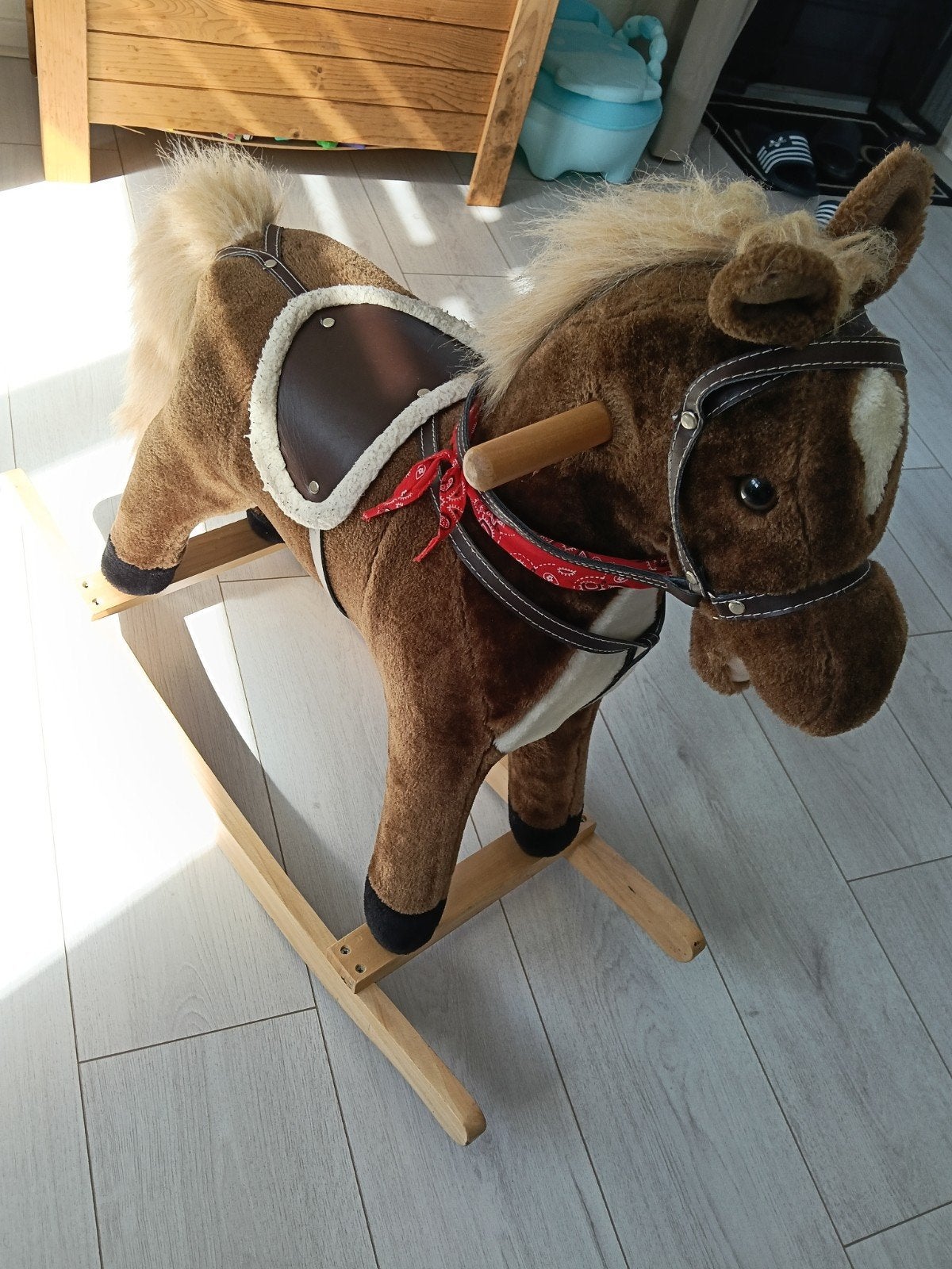 Schattig hobbelpaard voor urenlang speelplezier, Ophalen, Zo goed als nieuw, Overige typen