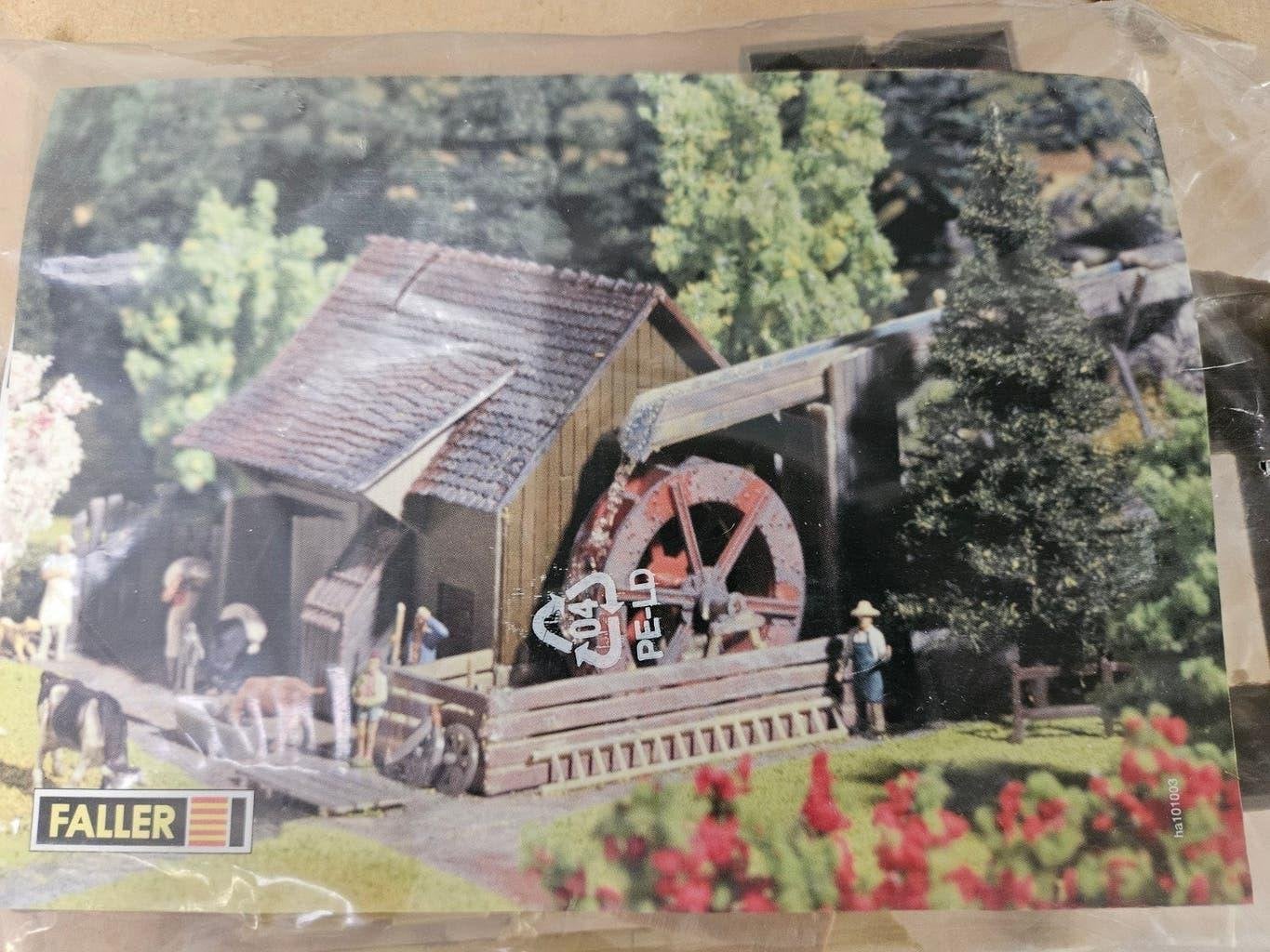 Faller Huisje met Watermolen en Waterpompje voor Echt Water, Ophalen of Verzenden, Groter dan 1:32, Overige merken