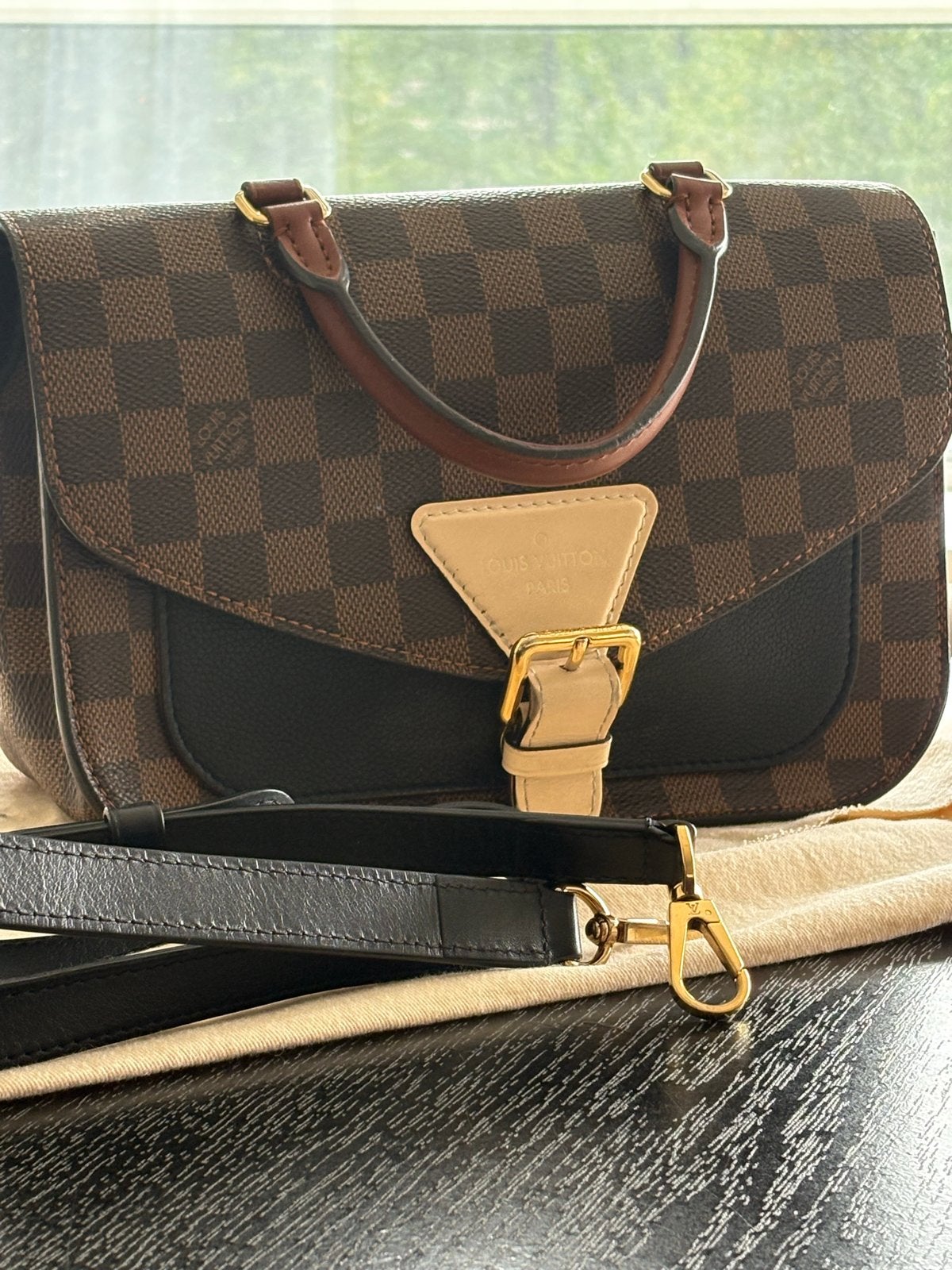 Louis Vuitton Damier Ebene Pochette Metis, Ophalen of Verzenden, Zo goed als nieuw, Bruin, Schoudertasje