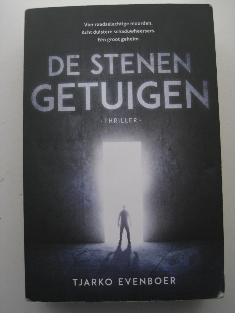 Tjarko Evenboer – De stenen getuigen, Boeken, Ophalen of Verzenden, Zo goed als nieuw, Nederland