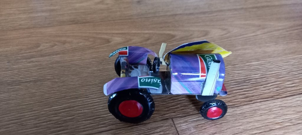 Blikken tractor/trekker 9 cm x 6 cm  NIeuw., Ophalen of Verzenden, Nieuw, Overige materialen