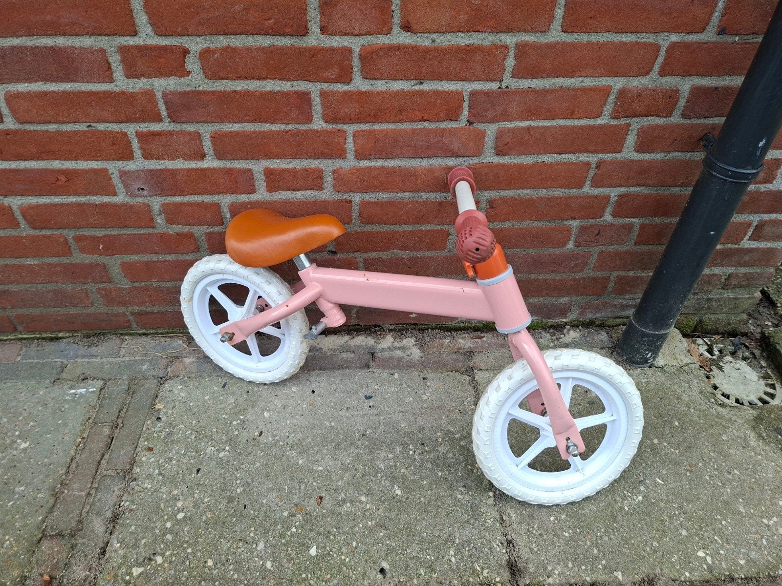 Roze loopfietsje voor de kleintjes, Ophalen, Gebruikt, Minder dan 16 inch