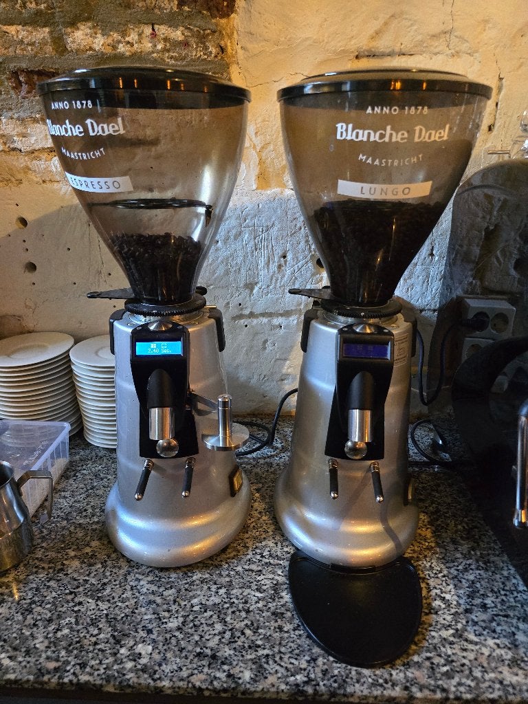 2x Macap Koffiemolen / Bonenmolen, 10 kopjes of meer, Ophalen, Gebruikt, Overige modellen